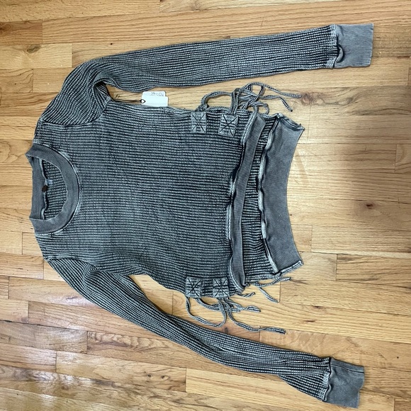 Free People Gray Waffle Sweater Thermal Top - Picture 3 of 5